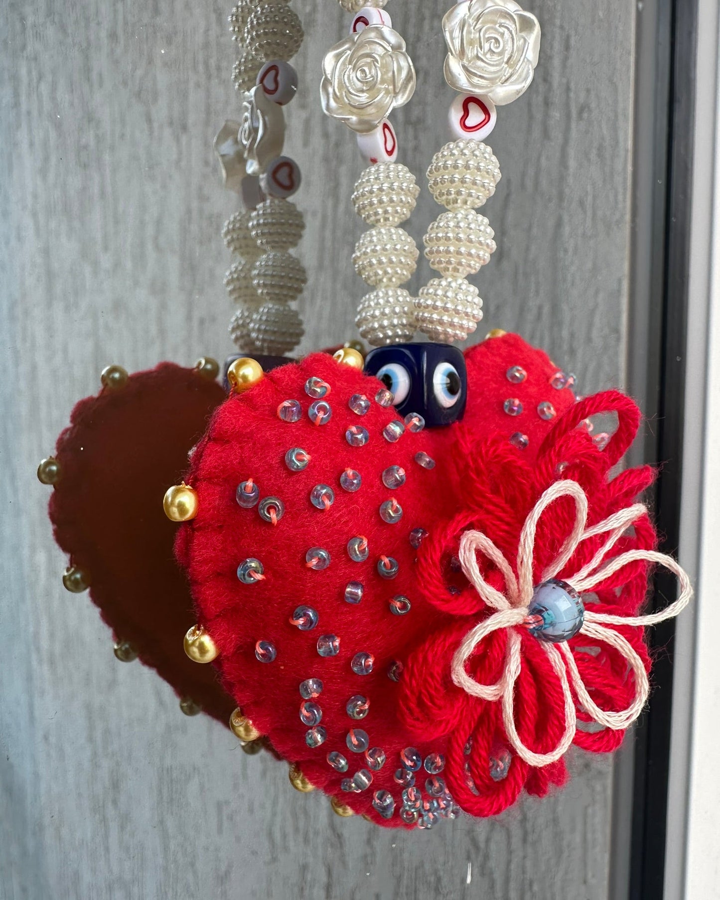 charm corazón florecido