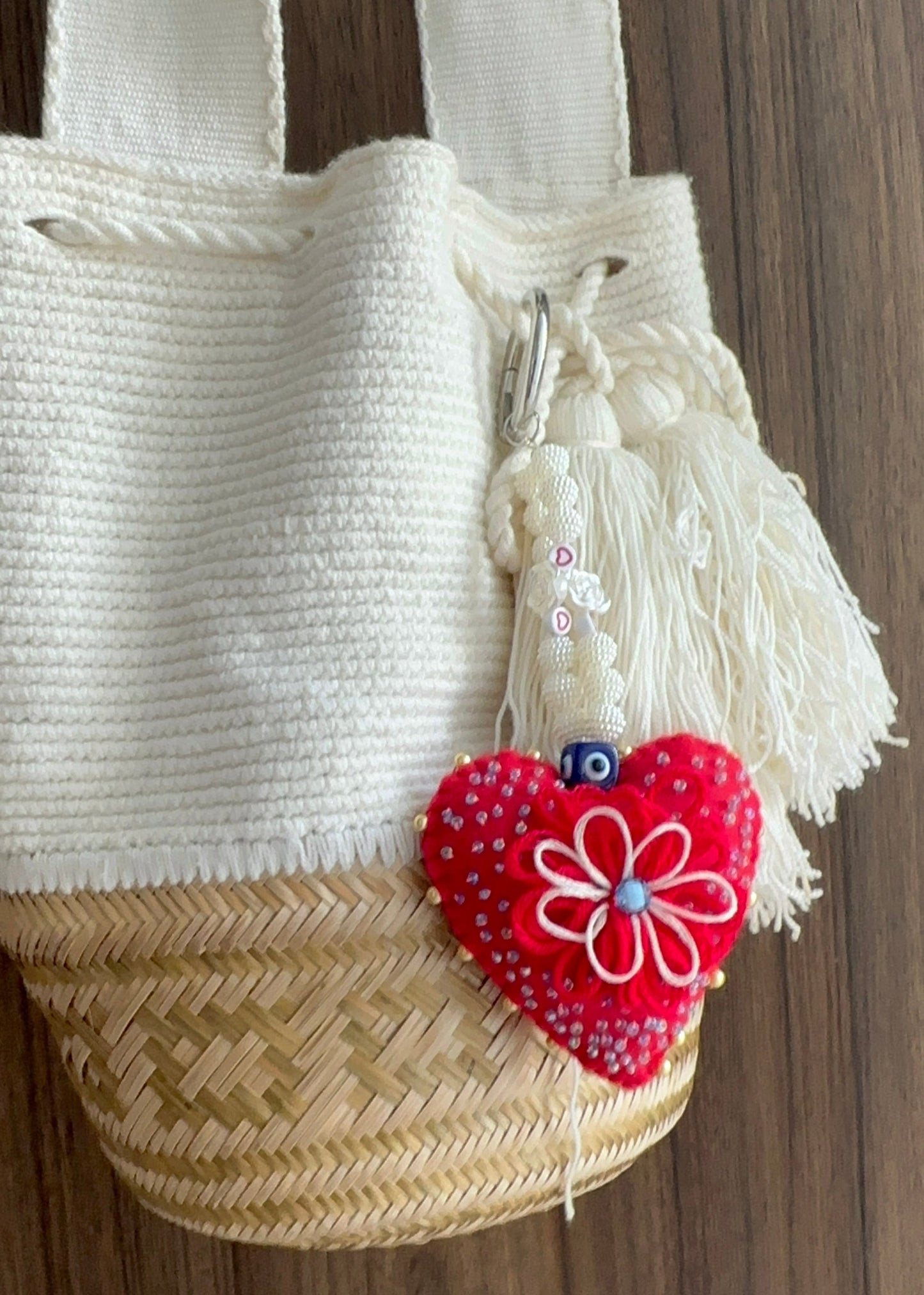 charm corazón florecido